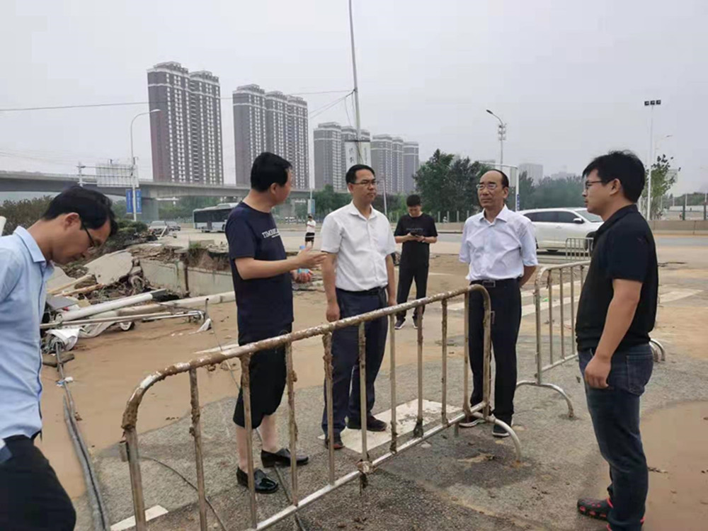 yl23455永利集团官网党委书记、董事长、总经理秦广远赴市政项目检查指导灾后恢复重建工作