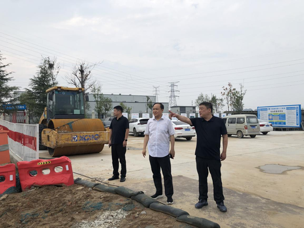 yl23455永利集团官网党委委员、副总经理张岩到侯寨新镇区安置区调研项目建设工作